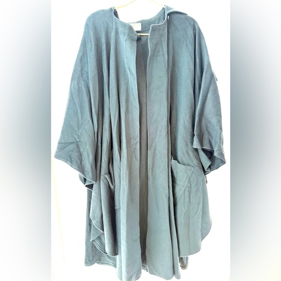 Hourihan by Jimmy Hourihan made in Ireland forrest green wool and cashmere cape - Picture 2 of 13